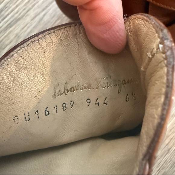 Salvatore Ferragamo Booties Boots Women’s Sz 6.5 Brown Leather Low Heel Classic - Picture 7 of 8